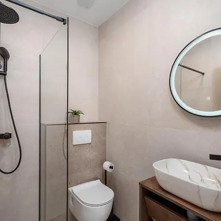 Vila 2-bedroom La With Private Heated 33sqm Pool