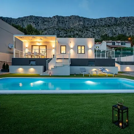 빌라 New 2-bedroom La With Private Heated 33sqm Pool *