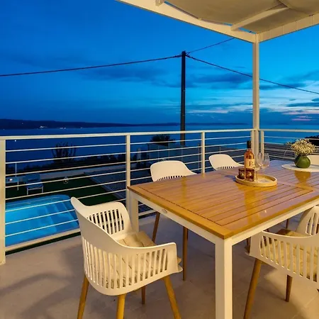 Vila 2-bedroom La With Private Heated 33sqm Pool *