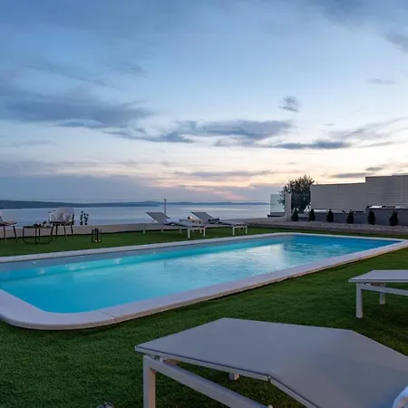 2-bedroom La With Private Heated 33sqm Pool Vila *